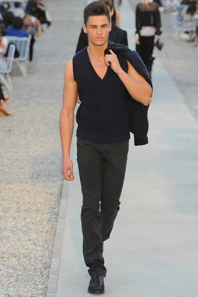 Look 26